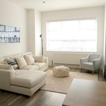 The Padora Apartment Portrush Buitenkant foto